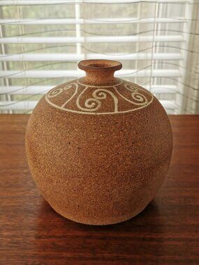 Studio Art Pottery Bulbous Bud Vase, VTG Speckled Scrollwork Glaze, Signed 6.5"